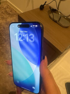 آيفون 17 برو ماكس بسعة 1 تيرابايت photo review